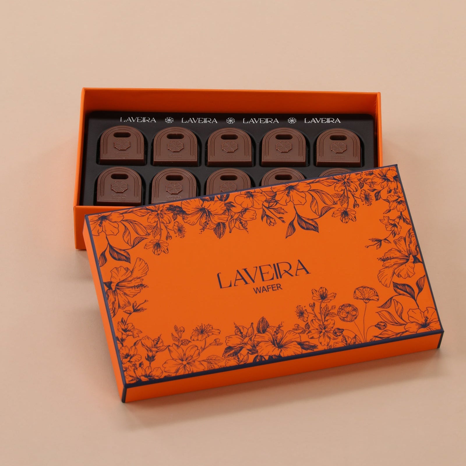 LAVEIRA box with chocolate truffles